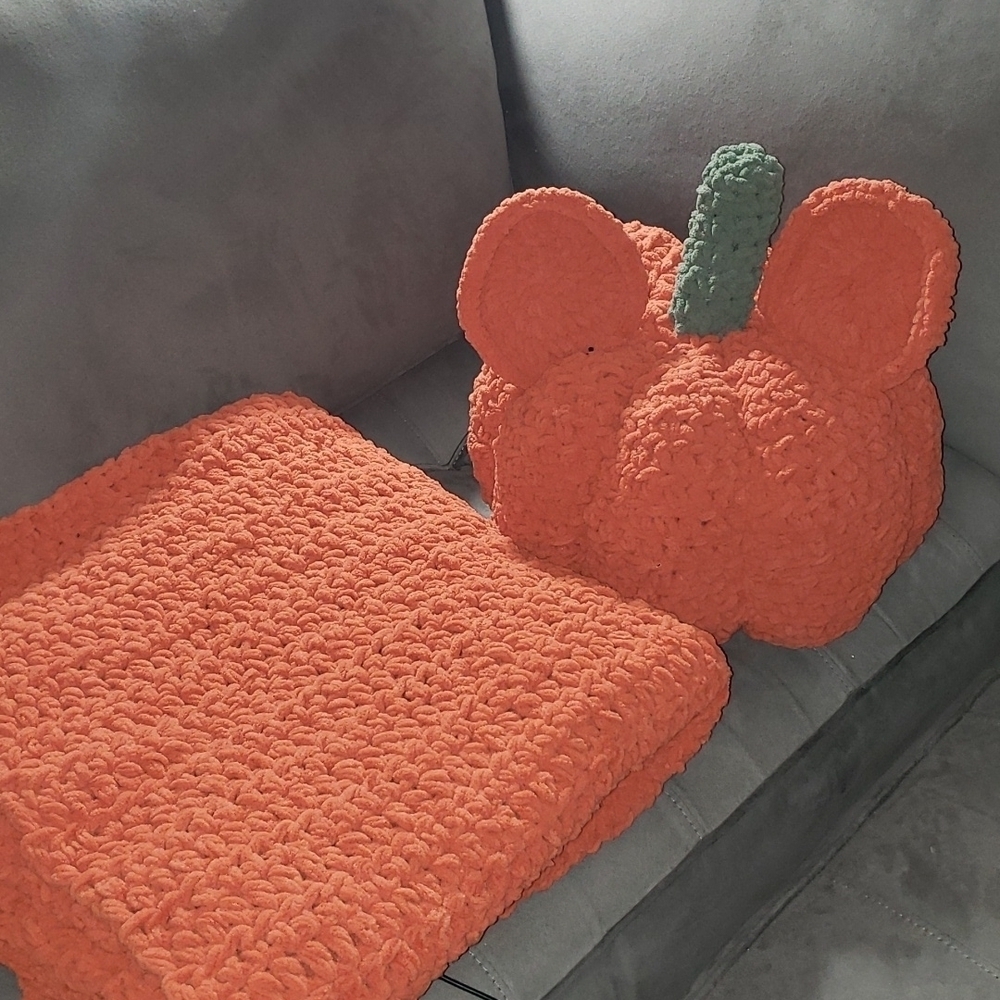 NEW- Handmade Chunky Fall Blanket- Burnt Orange - Picture 3 of 6